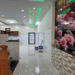 NHÀ MỚI XÂY 5X20M 1 TRỆT 2 LẦU GIÁ TỐT