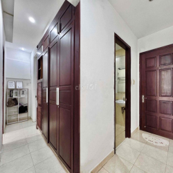 Căn hộ full nội thất 2PN -2WC cực rộng có ban công lớn khu Sân bay TSN