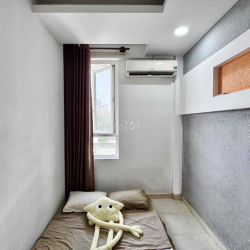 Căn hộ full nội thất 2PN -2WC cực rộng có ban công lớn khu Sân bay TSN