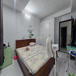 Cho thuê căn hộ 2 PN 1WC Thới Bình nội thất cơ bản gần Q.10 chỉ 9.5tr