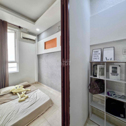 Căn hộ full nội thất 2PN -2WC cực rộng có ban công lớn khu Sân bay TSN