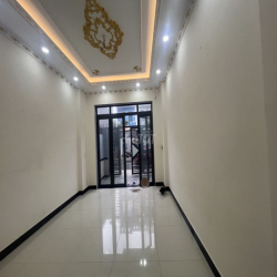 CHO THUÊ NHÀ 3 LẦU PHƯỜNG DĨ AN GẦN NGÃ 3 CÂY ĐIỆP