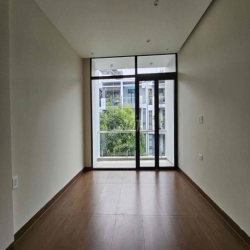 Cho thuê 1 trệt 1 lầu nhà mới 6x17m, có hầm để xe, máy lạnh giá 25tr
