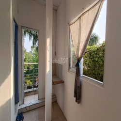 Phòng ban công Biệt thự Trần Não (Q2 cũ)