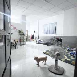 Cho thuê phòng 42m2 gần trường tiểu học Long Bình Tân