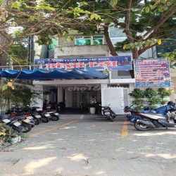 Phòng ban công Biệt thự Trần Não (Q2 cũ)