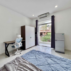 Căn hộ full nội thất CAO CẤP có ban công lớn CMT8, Tân Bình - Q10 - Q3