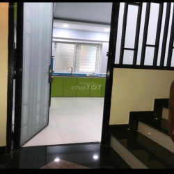 Nhà cho thuê nguyên căn 216/57  Hoà Hưng, P13, Q10. DT 4-9m, 3 lầu