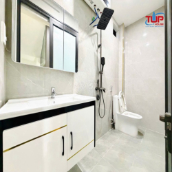 SIÊU PHẨM THANG MÁY THÔNG VĂN CAO - LẠCH TRAY