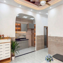 NHÀ 3 PHÒNG NGỦ - HẺM 70 ĐƯỜNG CMT8