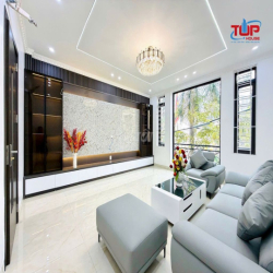 SIÊU PHẨM THANG MÁY THÔNG VĂN CAO - LẠCH TRAY