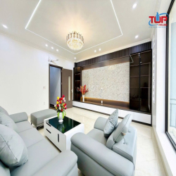 SIÊU PHẨM THANG MÁY THÔNG VĂN CAO - LẠCH TRAY