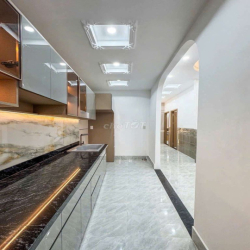 NHÀ 3 PHÒNG NGỦ - HẺM 70 ĐƯỜNG CMT8