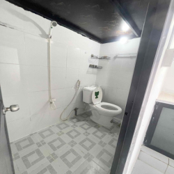 Phòng duplex ( cách trường đh Văn Lang cs3 50m)