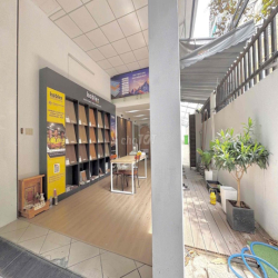 cho thuê mặt bằng trệt kinh doanh tự do phổ Quang