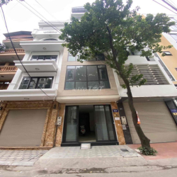 Cho thuê nhà ngõ 125 TRUNG KÍNH - Dt 55M2 x 6 Tầng thông - Thang Máy