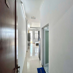 Nhiều đồ? Căn hộ ban công rộng thoáng này lo hết, đườnglớn cửa sổ trời
