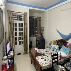 Cho thuê nguyên căn quận 7 có nội thất giá rẻ