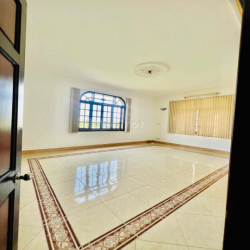 Cho Thuê Biệt Thự DT 600m2 1Trệt 2Lầu 3Pn 4Wc Rộng Rải Hợp Ở Làm Kho