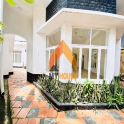 AP-BIỆT THỰ XỊN HỒ BƠI XINH XẮN LẮM-GÉT GÔ..