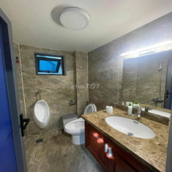 TOÀ NHÀ ĐẸP CHO THUÊ TRUNG TÂM BÌNH THẠNH