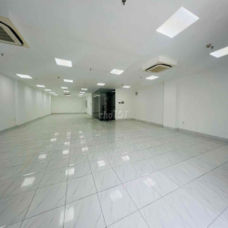 TOÀ NHÀ ĐẸP CHO THUÊ TRUNG TÂM BÌNH THẠNH