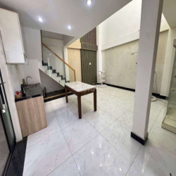 CHO THUÊ VILA Đ/C 170/2 KHUÔNG VIỆT - 3 TẦNG - 3PN-4WC- ST- GIÁ RẺ