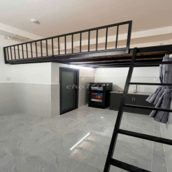 Phòng trọ duplex mới, mặt tiền ngay chợ trần văn đang