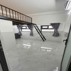 Phòng trọ duplex mới, mặt tiền ngay chợ trần văn đang