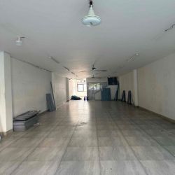 MẶT TIỀN KHU TÂN SƠN NHÌ - 5 x 30 - 4 LẦU TRỐNG SUỐT THANG MÁY