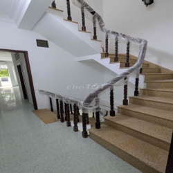 cho thuê nhà mặt tiền Quận 3 ( chính chủ)