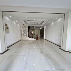 🏡Nhà Đẹp MTKD đường Tên Lửa KẾ AEON - 4,5x20m 4 Tầng CÓ THANG MÁY