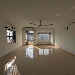 cho thuê nhà mặt tiền Quận 3 ( chính chủ)