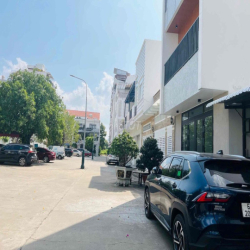 CHO THUÊ NHÀ TRỆT 3 LẦU ĐƯỜNG LÝ THÁI TỔ (Có Than Máy)