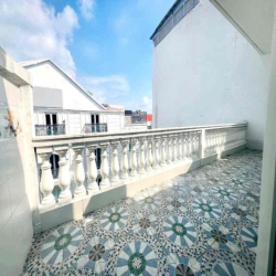 CHO THUÊ NHÀ TRỆT 3 LẦU ĐƯỜNG LÝ THÁI TỔ (Có Than Máy)