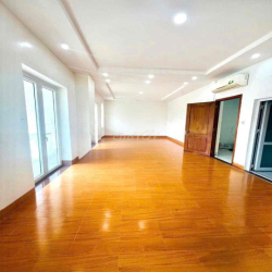 CHO THUÊ NHÀ TRỆT 3 LẦU ĐƯỜNG LÝ THÁI TỔ (Có Than Máy)