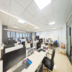 Cho thuê văn phòng tại phố Dương Khuê sàn 60m2 nhà xây mới 