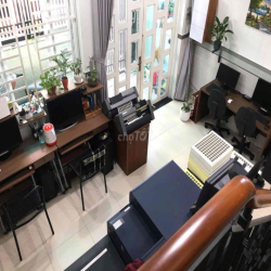 Nhà nguyên căn ngay chợ Hiệp Bình có nội thất - Giáp đường PVĐ