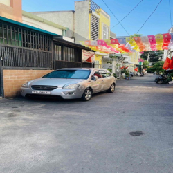 Nhà nguyên căn ngay chợ Hiệp Bình có nội thất - Giáp đường PVĐ