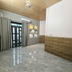 Nhà trệt lầu 3PN hẻm đường Trần Hưng Đạo chỉ 6 triệu