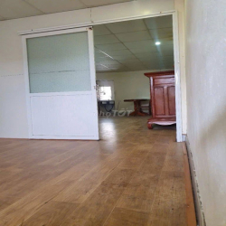 Cho thuê nhà 60 m2 x 2 tầng, 3PN, NGÕ Ô TÔ ĐỖ TRÁNH, SẠCH ĐẸP 12 tr/th