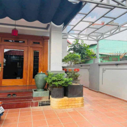 BIỆT THỰ FULL NỘI THẤT,SÂN ĐẬU 2OTO GẦN GA METRO,CHỢ THỦ ĐỨC