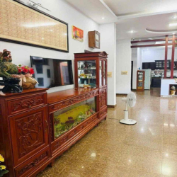 BIỆT THỰ FULL NỘI THẤT,SÂN ĐẬU 2OTO GẦN GA METRO,CHỢ THỦ ĐỨC