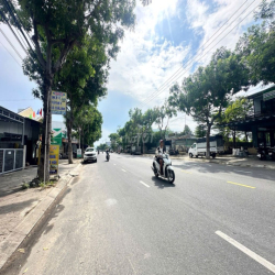 Cho thuê lô đất 150m2 mặt tiền đường 15m sầm uất Mai Đăng Chơn, NH Sơn