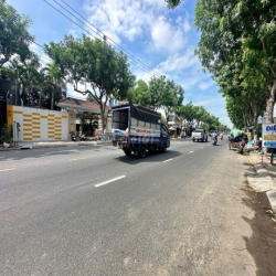 Cho thuê lô đất 150m2 mặt tiền đường 15m sầm uất Mai Đăng Chơn, NH Sơn