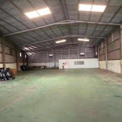 KHO XƯỞNG GIÁ TỐT ( 10 x 22m ) AO ĐÔI