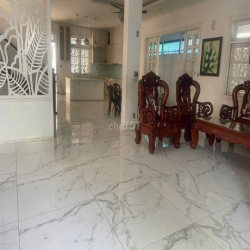 Cho thuê biệt thự KDC Khang Điền 12mx32m, 1/ 2 lầu 5PN nhìn công viên 