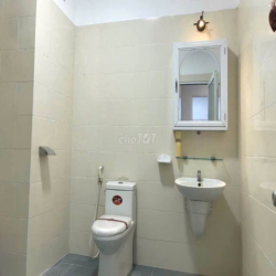 Cho thuê biệt thự 10x20m gần Phạm Văn Đồng, Kha Vạn Cân