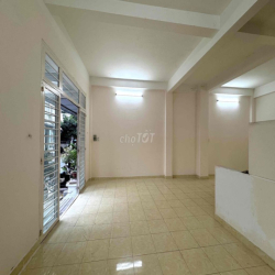 NHÀ RỘNG KDC HOÀNG QUÂN 4 PHÒNG NGỦ GIÁ CỰC TỐT