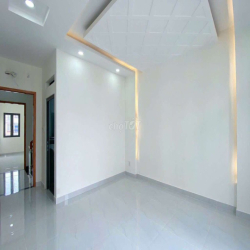 nhà đẹp y hình 4 x 17 có 5pn 5wc sân thượng 